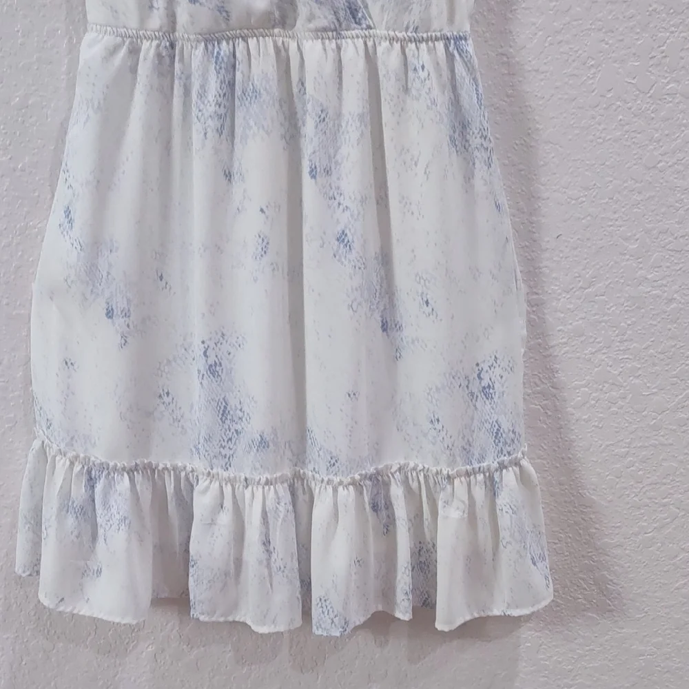 Sim & SamWhite and Blue Sleeveless Dress - Picture 5 of 17